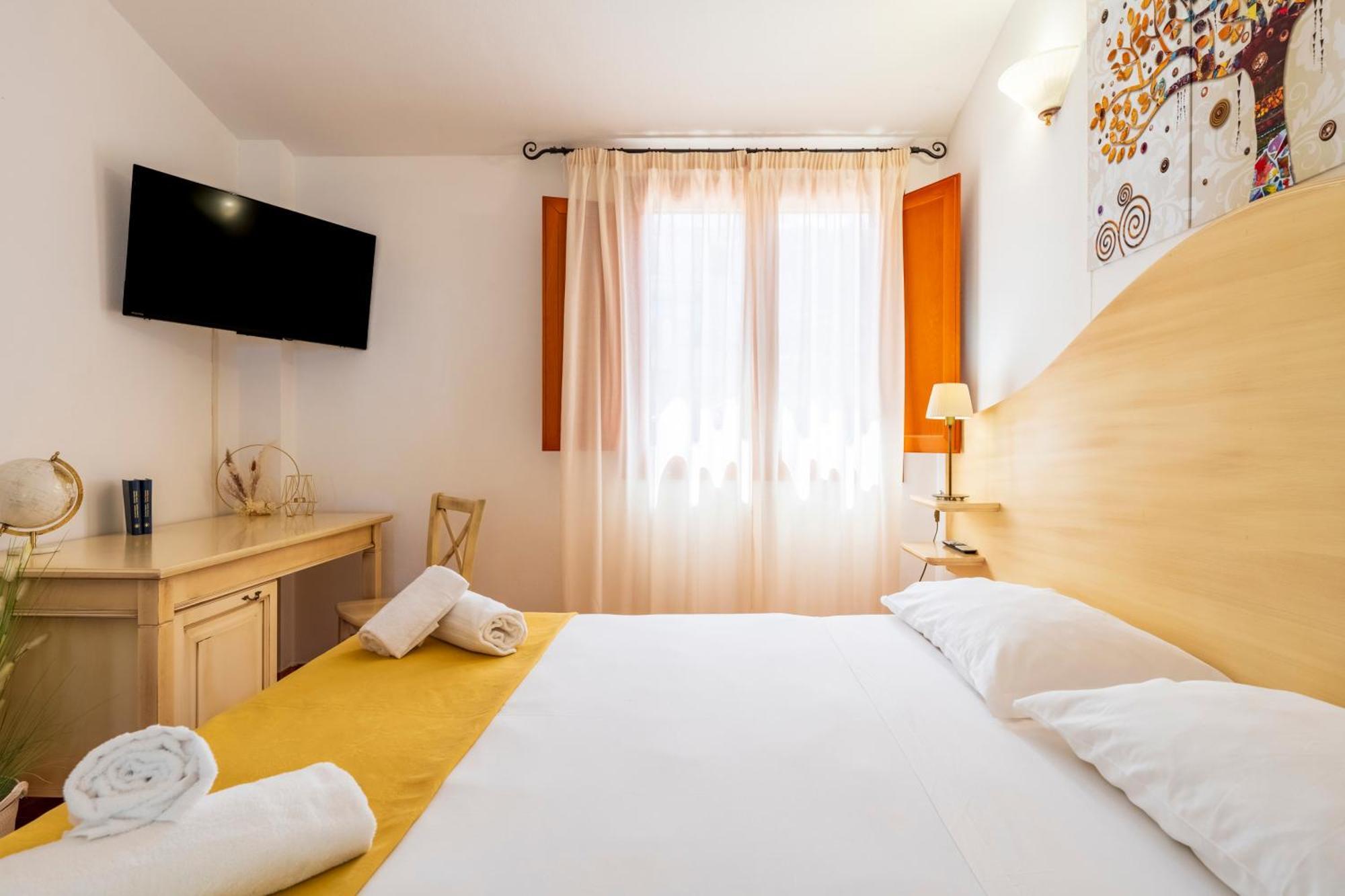 Hotel Marie Claire Ланузей Екстер'єр фото