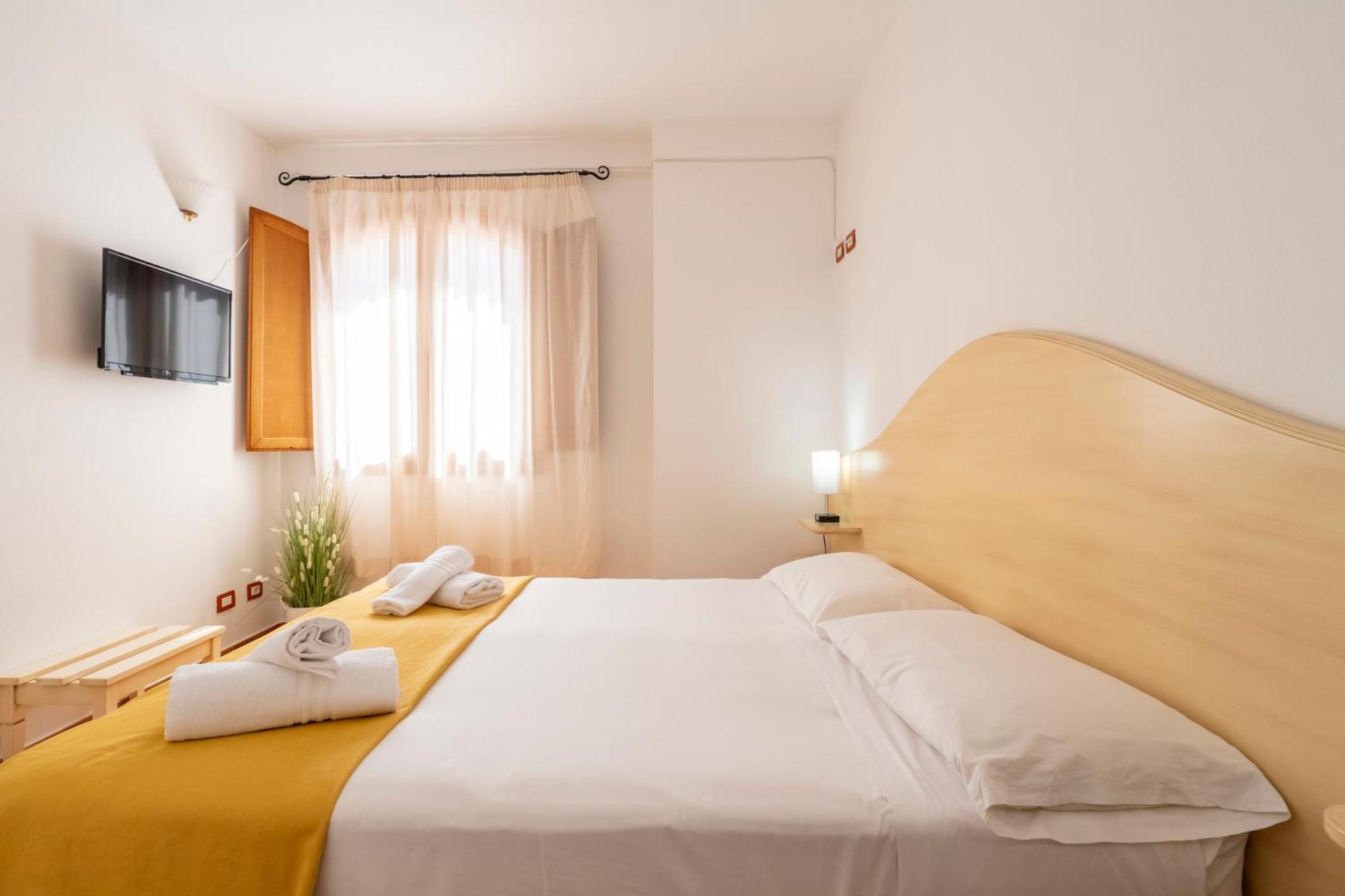 Hotel Marie Claire Ланузей Екстер'єр фото