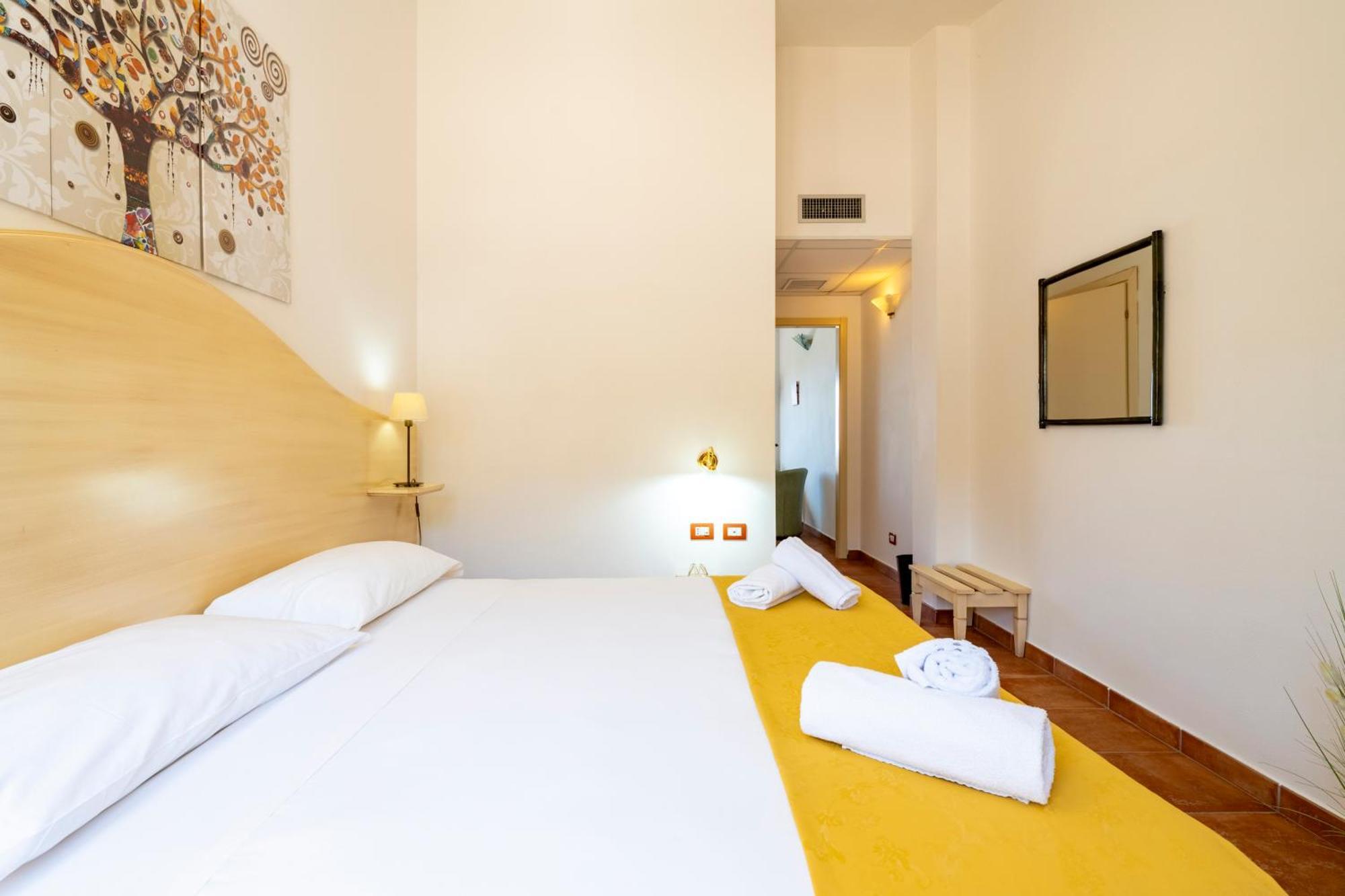 Hotel Marie Claire Ланузей Екстер'єр фото