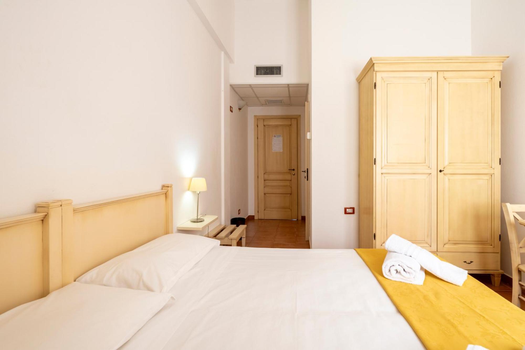 Hotel Marie Claire Ланузей Екстер'єр фото
