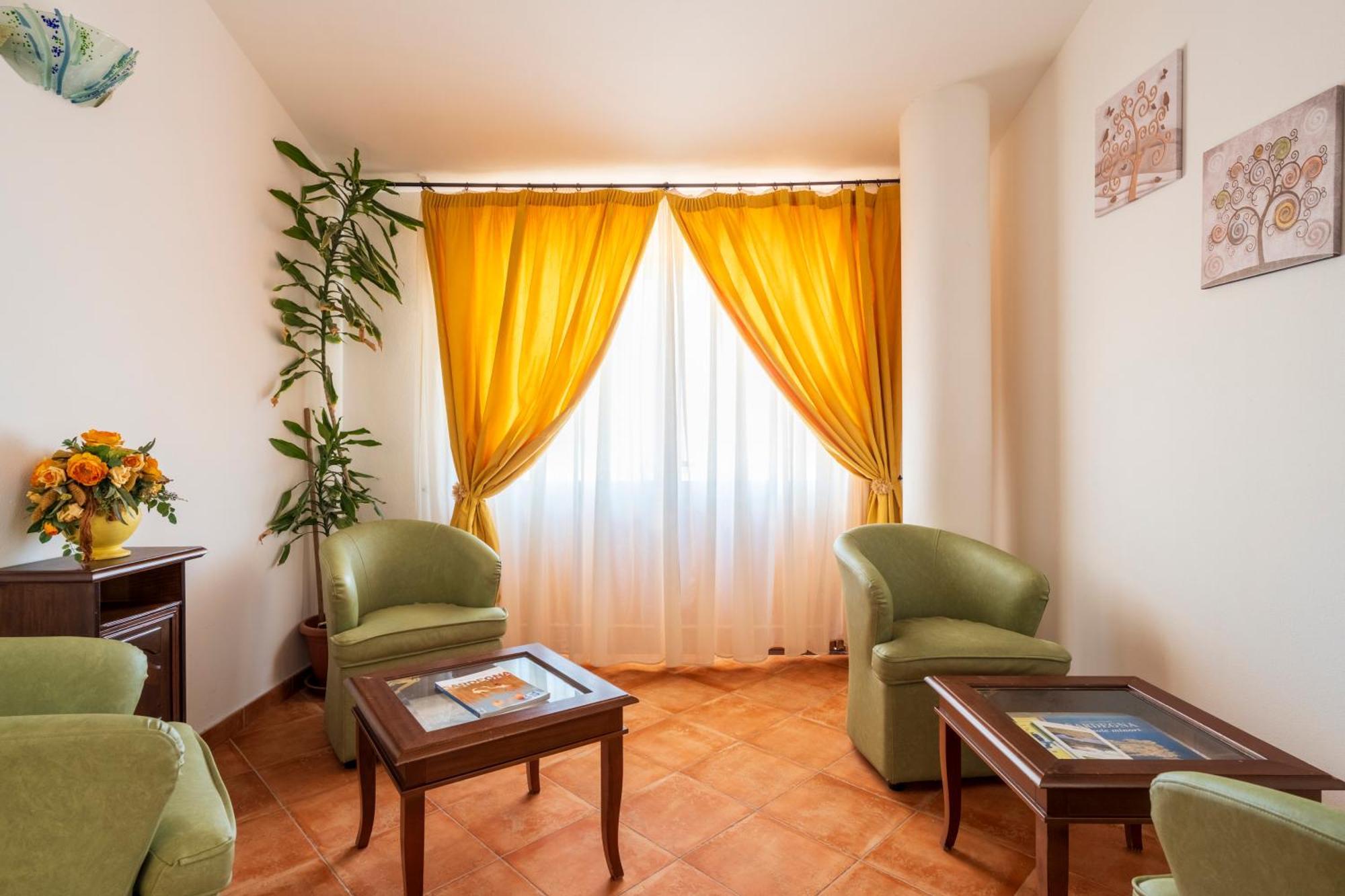 Hotel Marie Claire Ланузей Екстер'єр фото